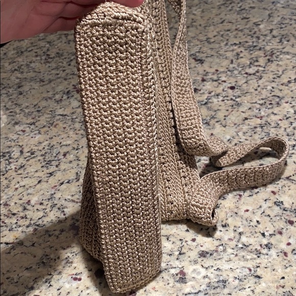 22:07 - The Sak Crochet Handbag - Picture 10 of 15